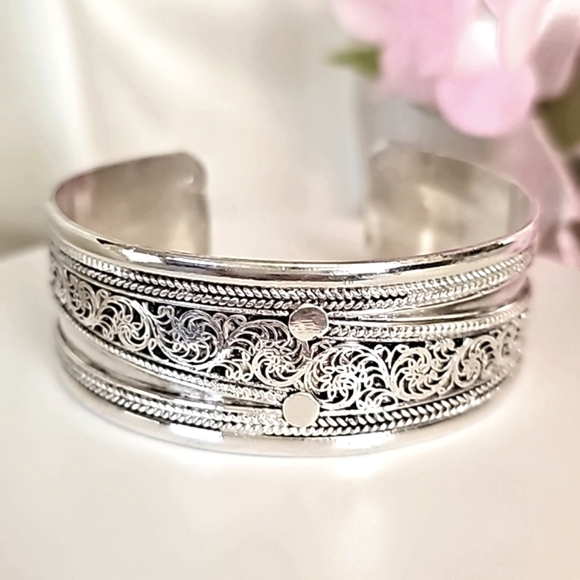 Sterling Silver Wide Cuff Bracelet Heavy! 39 Grams! - Picture 2 of 11